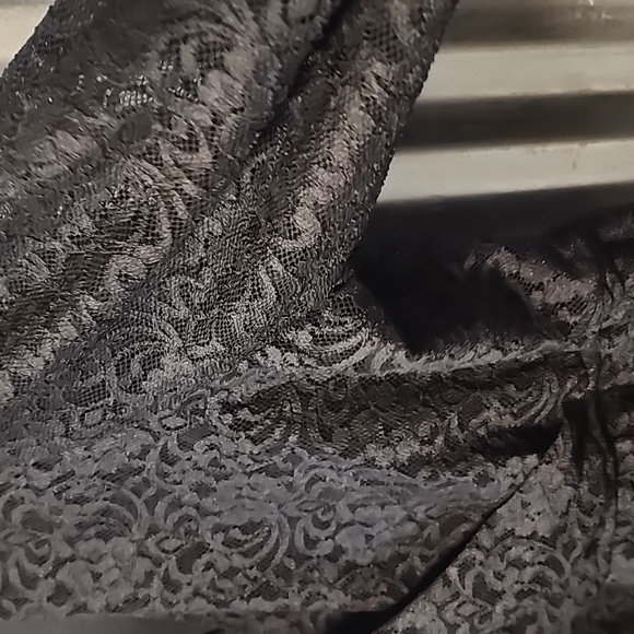 New Lane Bryant Black Laced Lined Top Size 26/28 - Picture 4 of 7